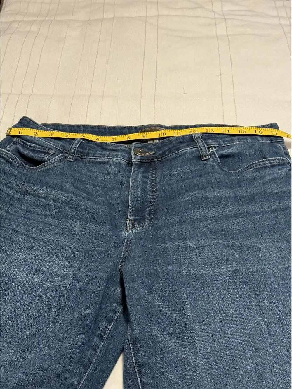 KUT from the Kloth Bootcut Jeans Medium Wash Stretch Denim Women's Size 14 - Picture 4 of 6